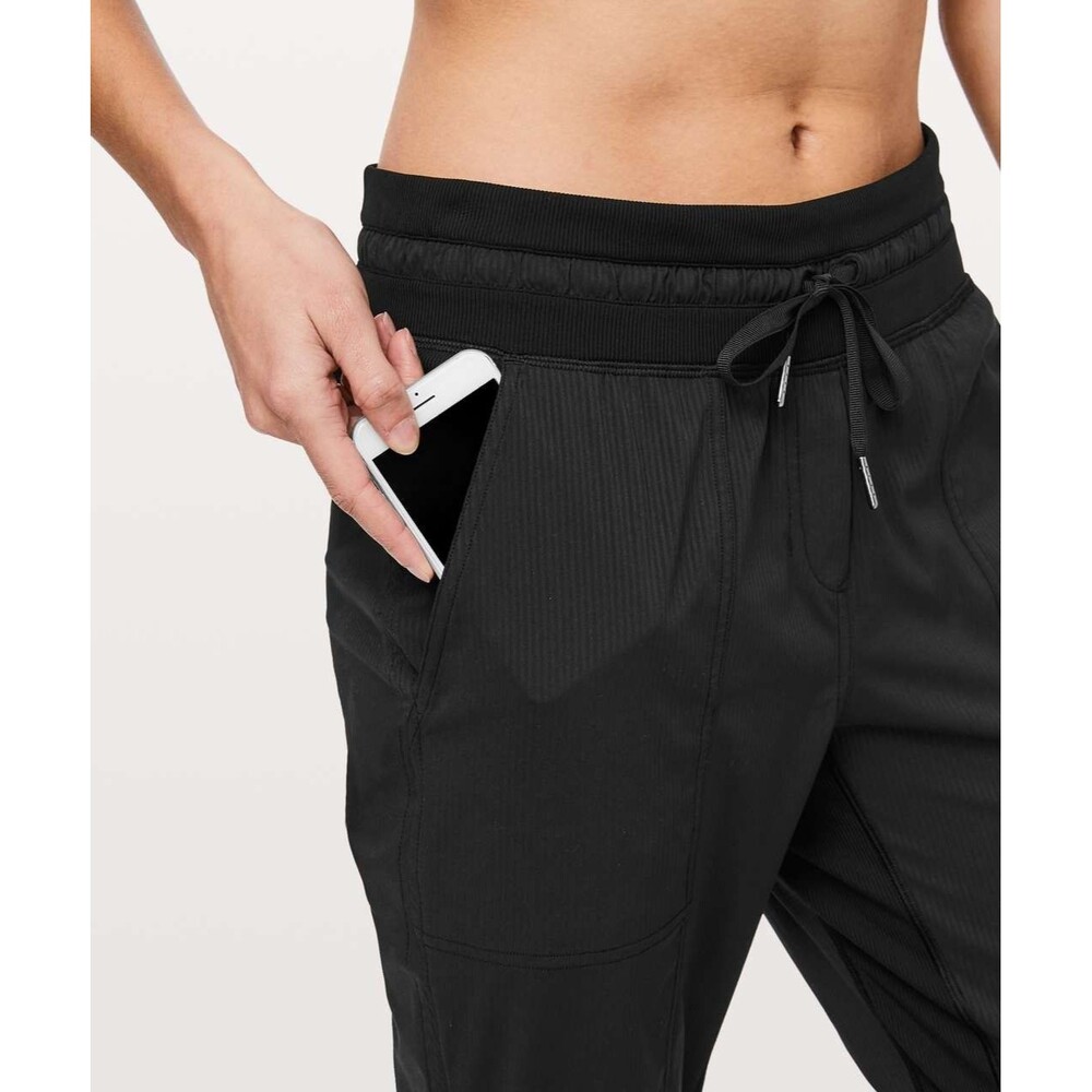 Lululemon Dance Studio Crop *25" Size 12 Black Ruched Cinch Hems - Picture 2 of 11